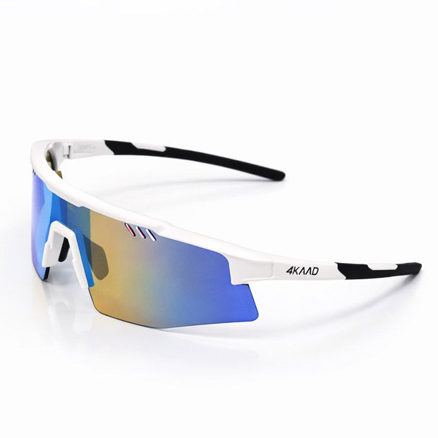 Gama de gafas deportivas 4KAAD Mirador Aerolite 2 blanco mate con lente espejo azul